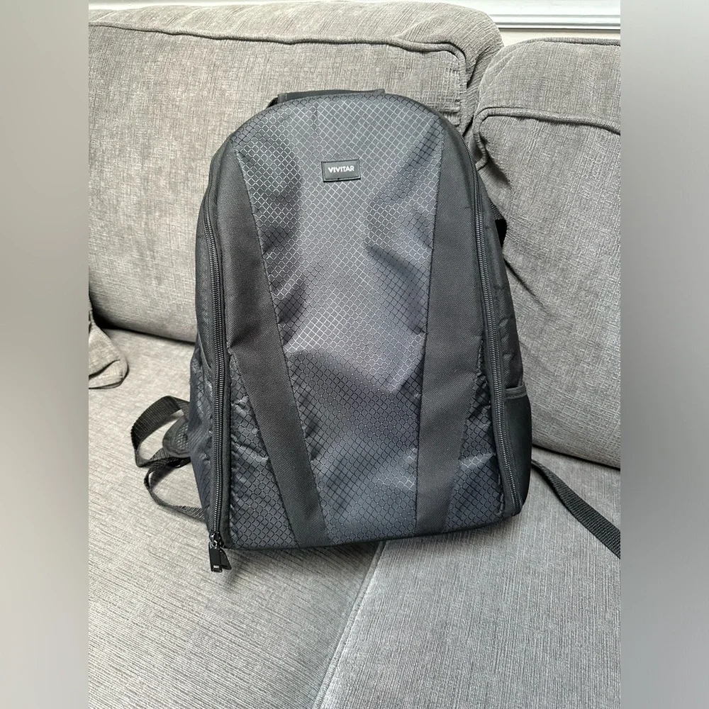 Vivitar Large Photo/Video Backpack. Excellent condition. - Picture 3 of 8